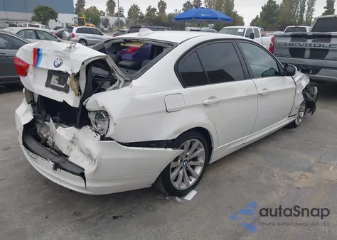 2011 BMW 328I z USA, uszkodzony, nr VIN WBAPH5G59BNM75221